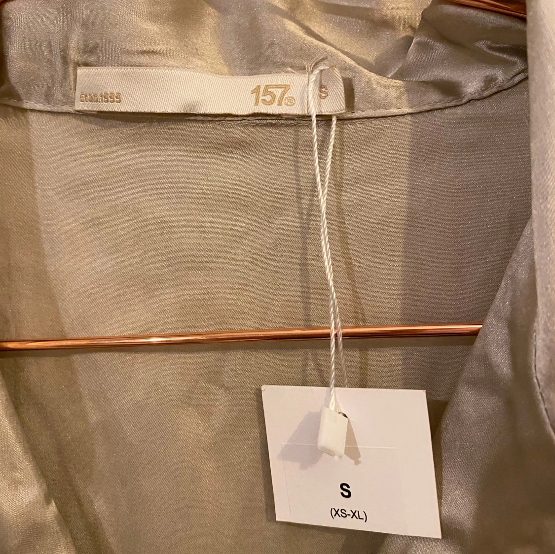Beige sidenblus från 157 - 2