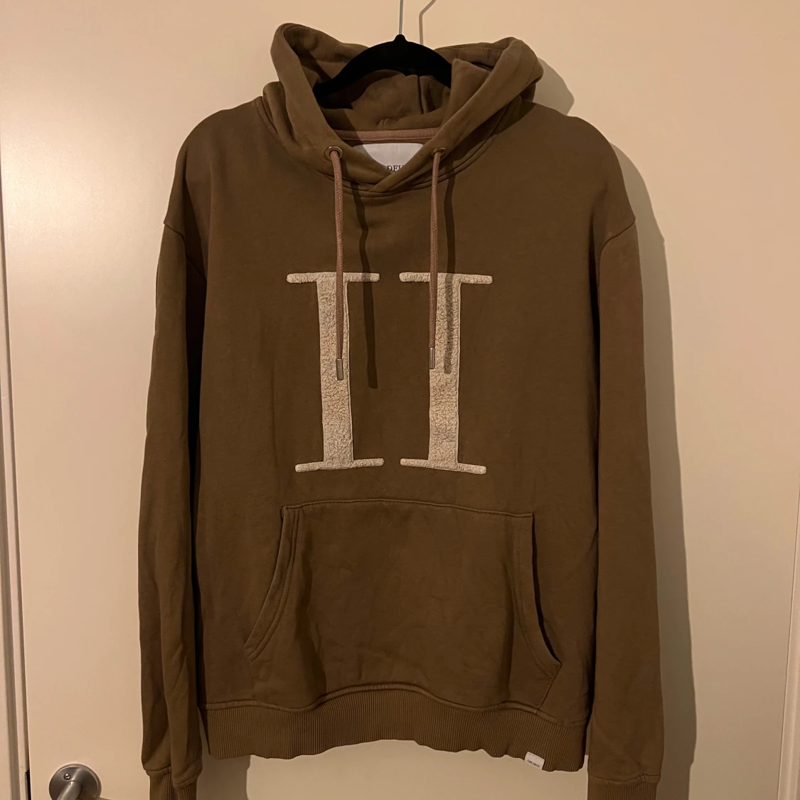 Brun hoodie från Les Deux