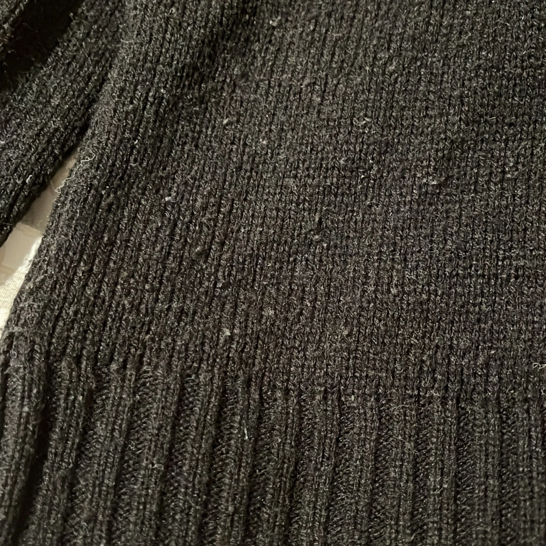 Svart stickad tröja från Divided - 2