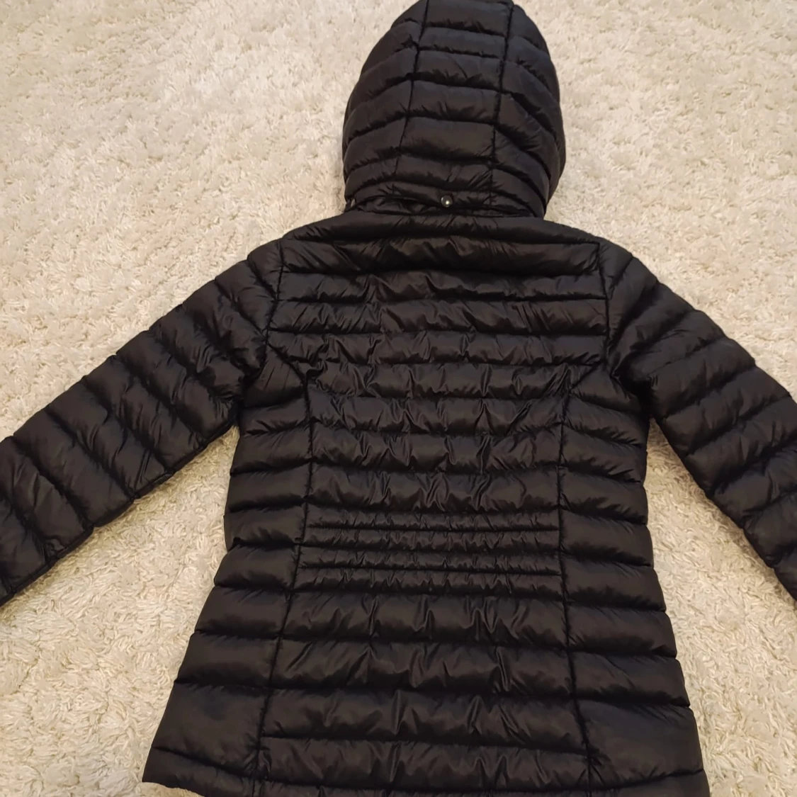 Svart dunjacka från Everest - 1