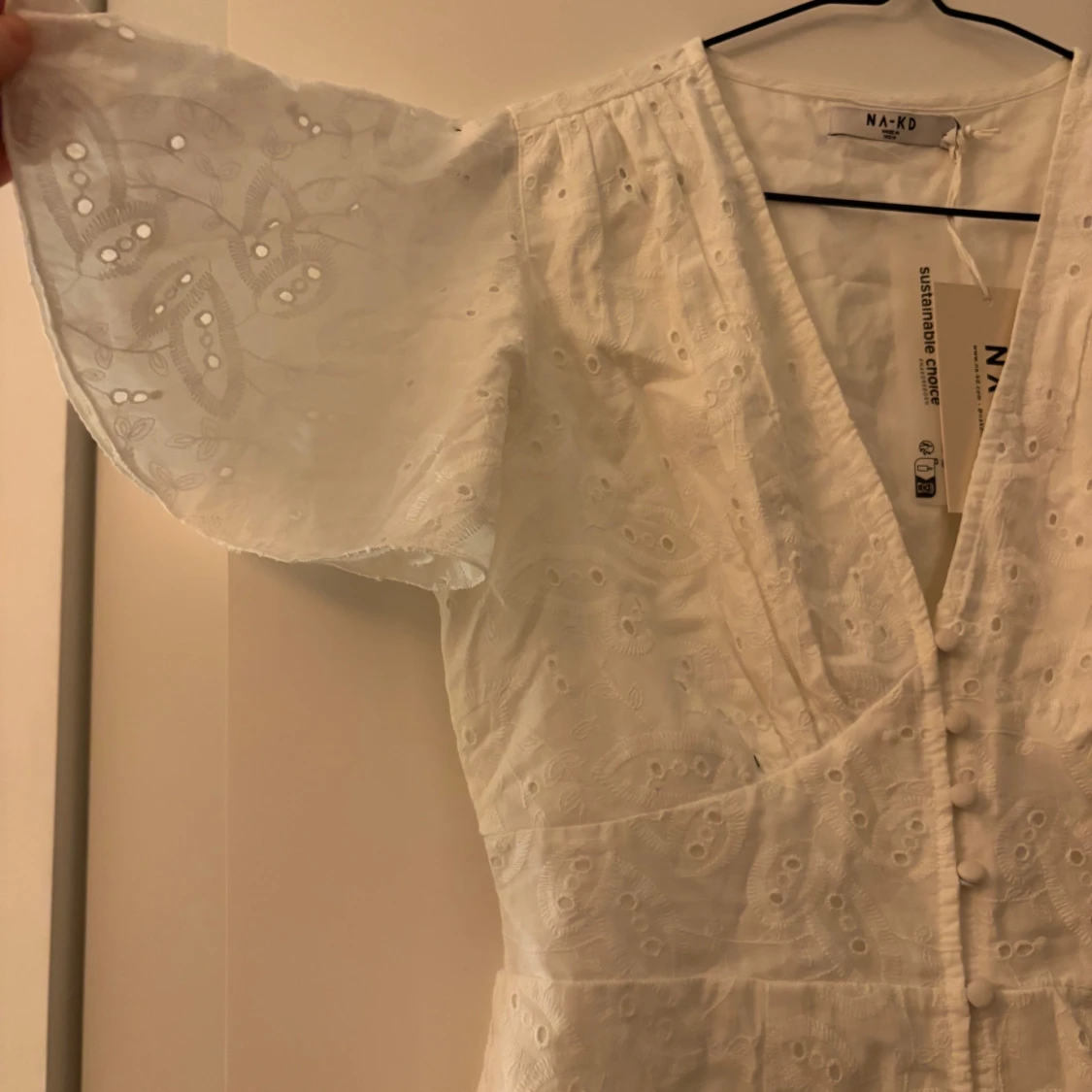 Vit klänning från NA-KD - 1