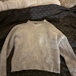 Grå stickad tröja från lager 157 - Fin stickad tröja från lager 157 i stl XS