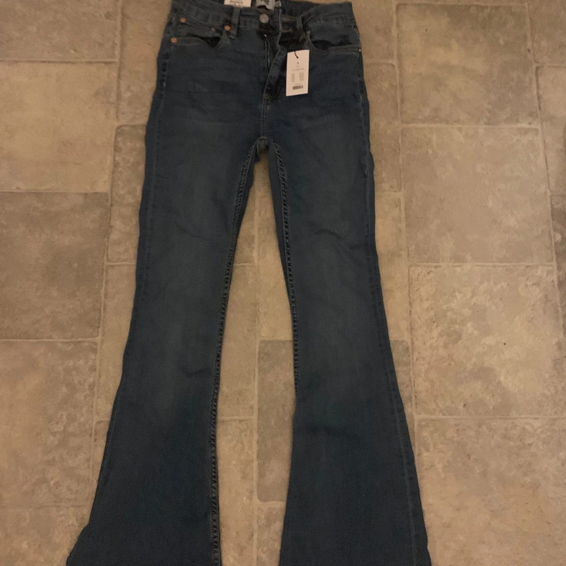 Blå bootcut jeans från 157