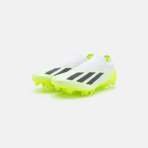 Adidas fotbollsskor - Helt nya aldrig använda. Köpta för över 3000kr! Pris kan diskuteras 