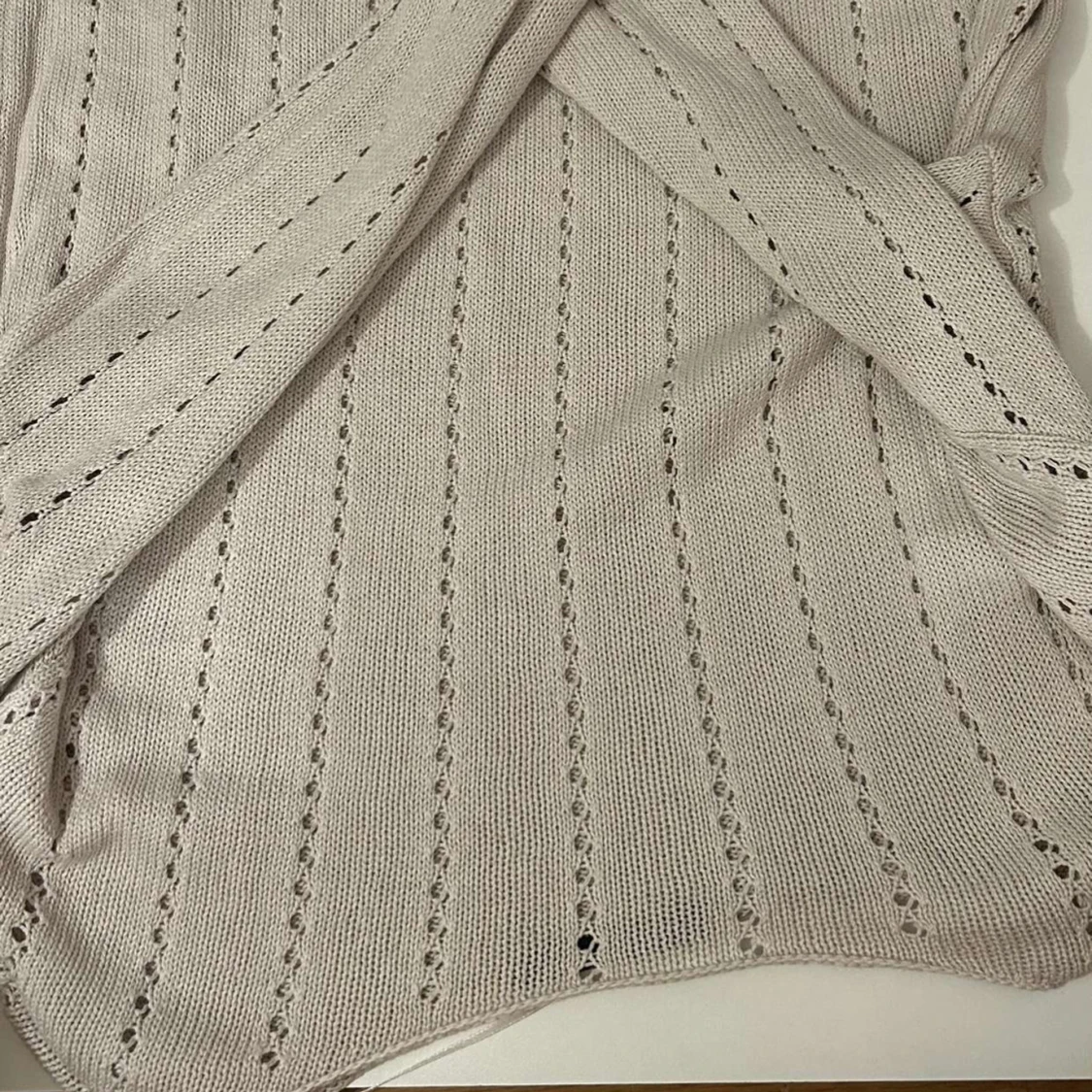 Beige stickad tröja från 157