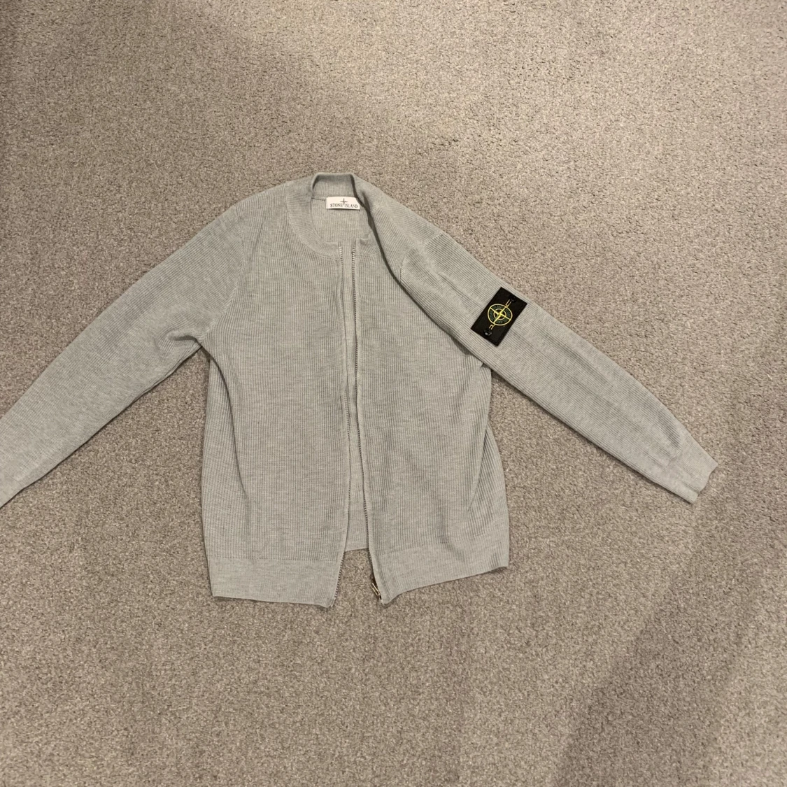 Grå kofta från Stone Island