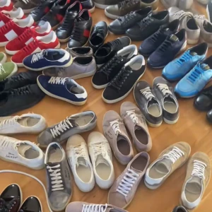 Leverantör  - Söker du leverantör till ditt resell! Hör av dig för mer info! Sjukt bra priser på skor, jeans kläder och jackor!!