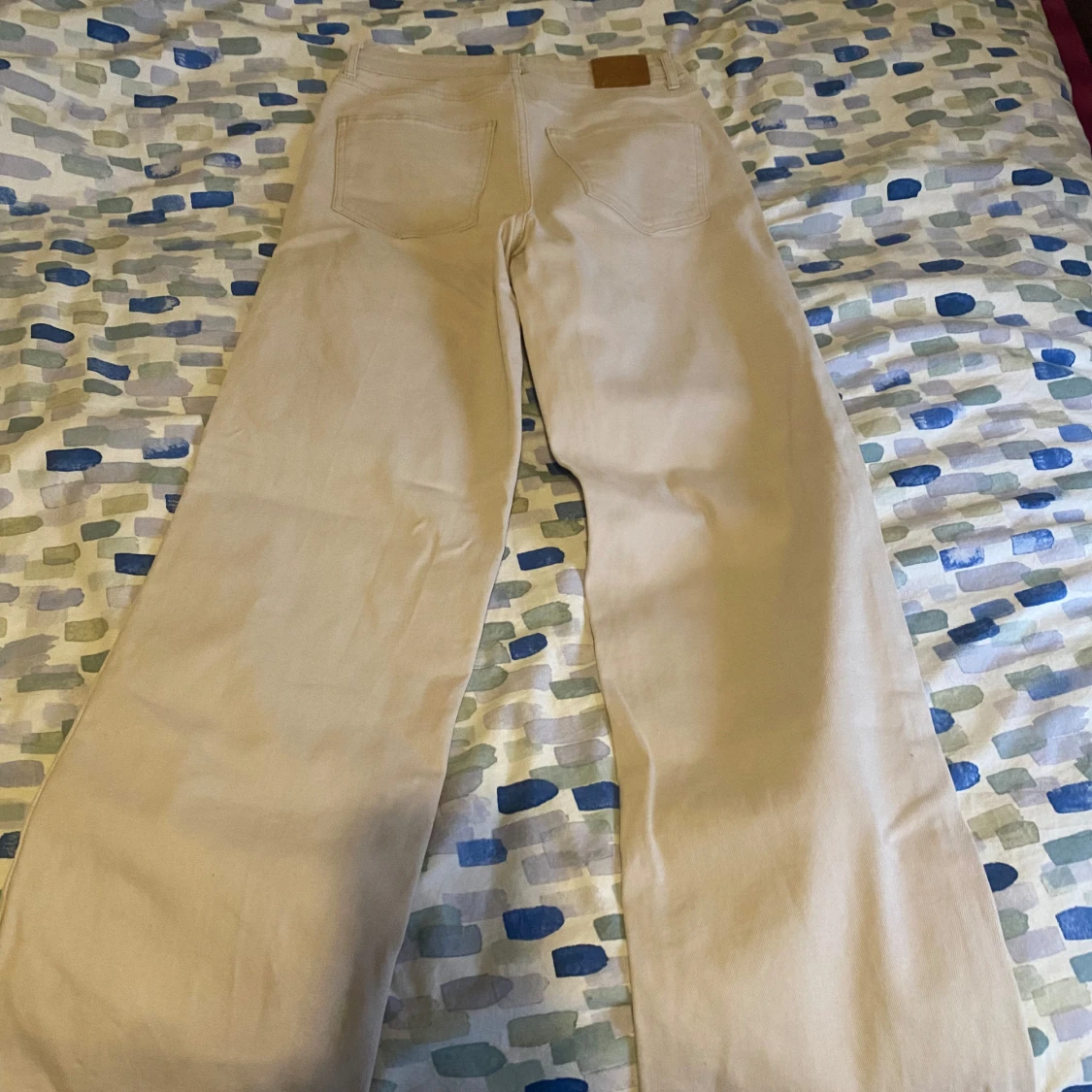 Beige byxor från ONLY - 1