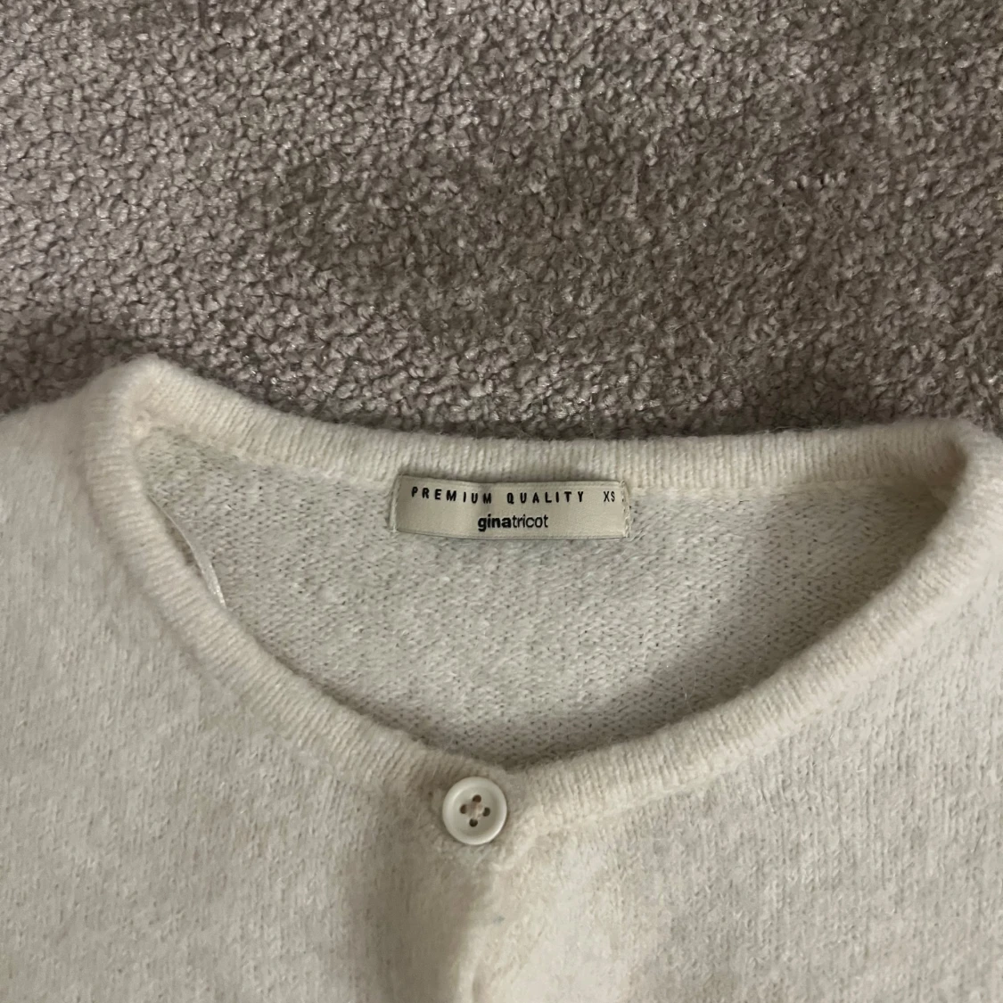 Vit stickad kofta från Gina Tricot - 1