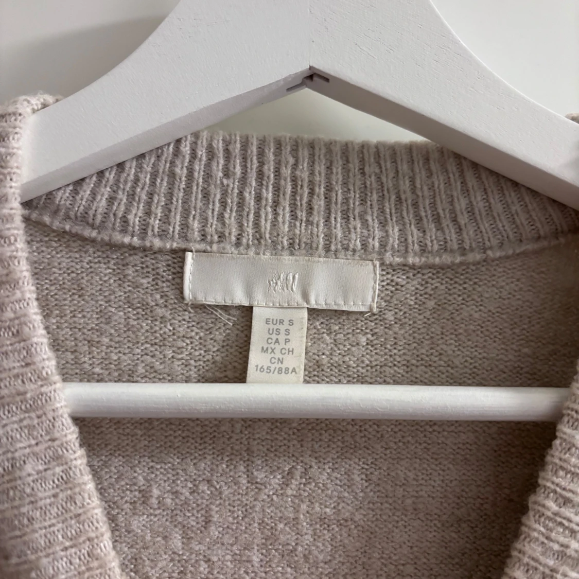 Beige och grå stickad tröja - 2