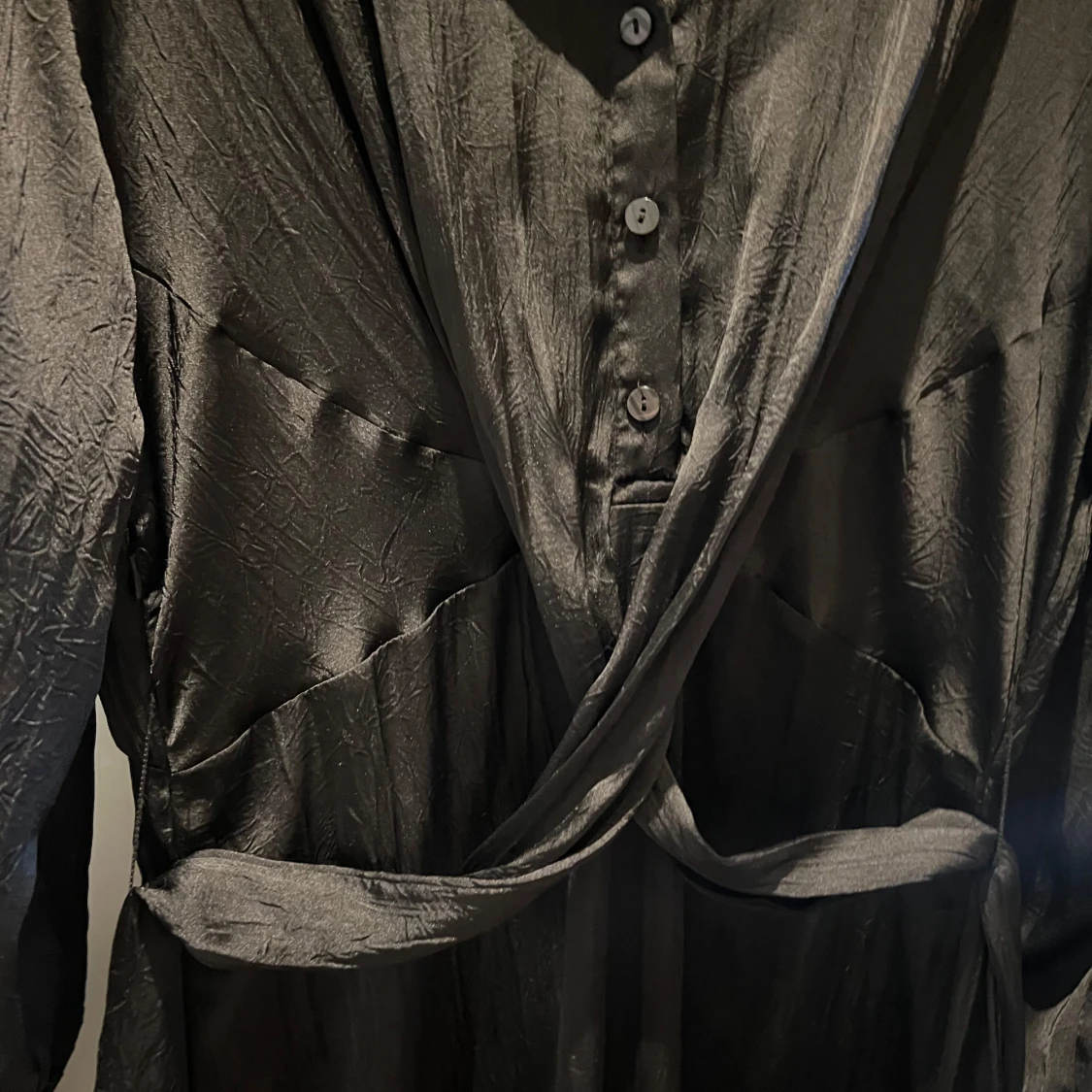 Svart omlottklänning - 1