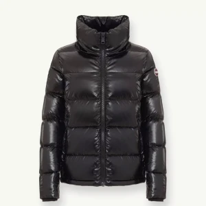 Svart pufferjacka från Colmar - Säljer min colmar jacka som är använd 1 vinter. Inga slitningar på jackan. Köpte för 5000. Pris kan diskuteras.