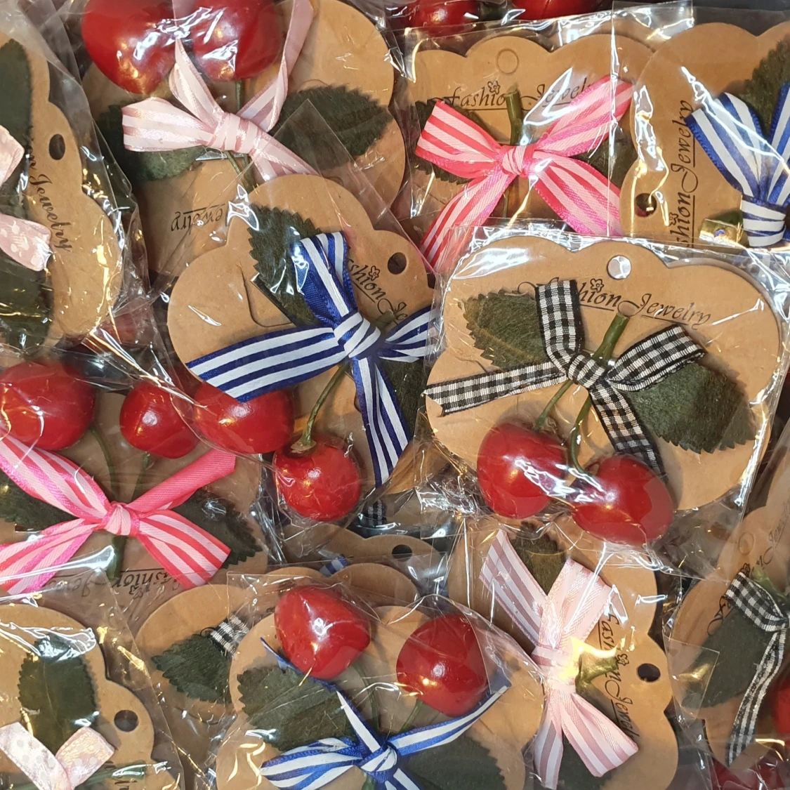 2 Hårspännen Körsbär