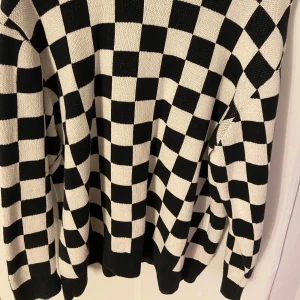 Baggy sweater - Har inga tecken på användning. Ser helg nu ut.