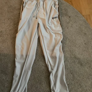 Hugo boss byxor  - Storlek S