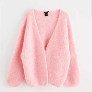 Rosa kofta  - Jätte söt, helt oanvänd, bilder kan skickas vid intresse💞💞🫶🏻