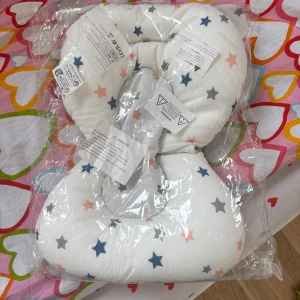 Badkarskudde  - Badkarskudde/badkudde helt ny fick två stycken på Babyshower. 