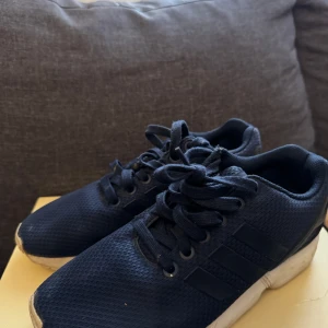 Adidas Flux - Gammla adidas skor (Adidas flux) köpta 2019 men knappt använda på år!