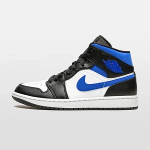Jordans 1 low - Säljer nu mina jordans 1 low då dem inte kommer till användning. I väldigt bra skick och dem är knappt använda! Hör av er för fler bilder Pris kan diskuteras!