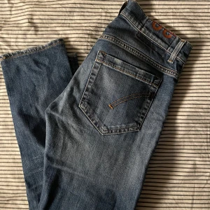 Dondup George  - Tjena säljer nu dessa dondup jeans då dom ej passade mig, pris ej hugget i Sten👍 Skickar iväg direkt!