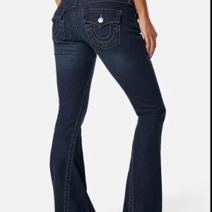 True Religion Jeans - Bara använt två gånger, dom är i nytt skytt men säljer då dem inte är i min storlek.