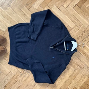 Ralph lauren zip kofta  - Superfint skick  Mörkblå härlig färg för hösten