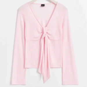 Gina topp💞 - Jättefin trendig topp från Gina Tricot! 💞💞 knappt använd 💖