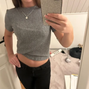 Zara tröja - Mysig tröja från zara knappt använd❤️