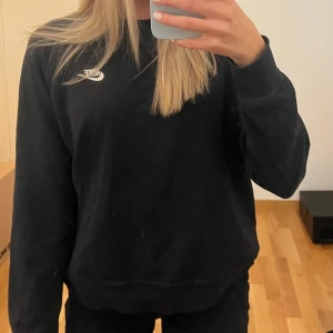 Nike tröja  - använd men fortfarande bra skick, mer som S/M i storleken 