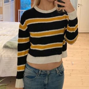 Randig tröja  - Höstig och fin tröja från H&M. 🍁🍂🎃