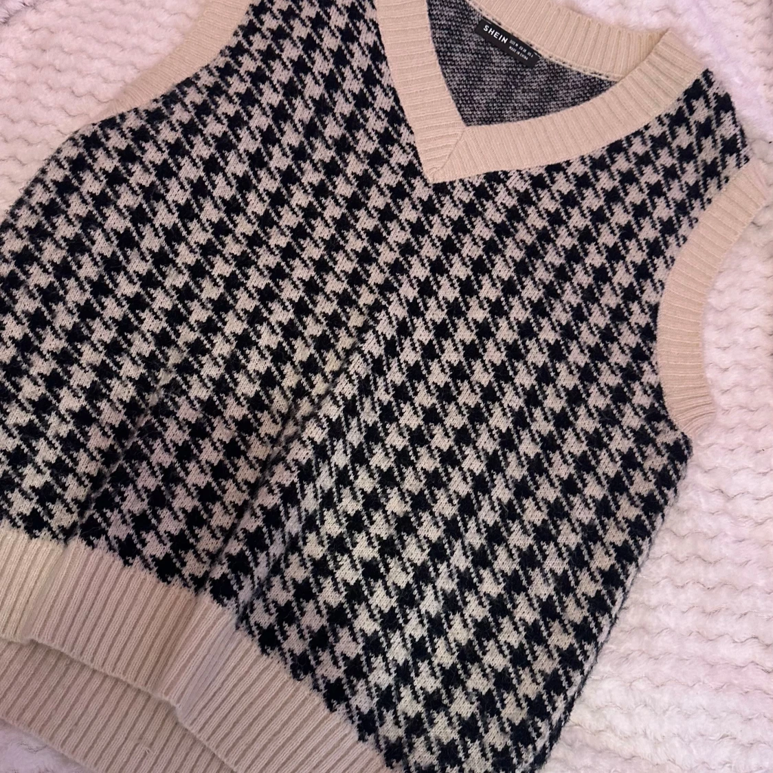 Shein Houndstooth sweater vest - 92