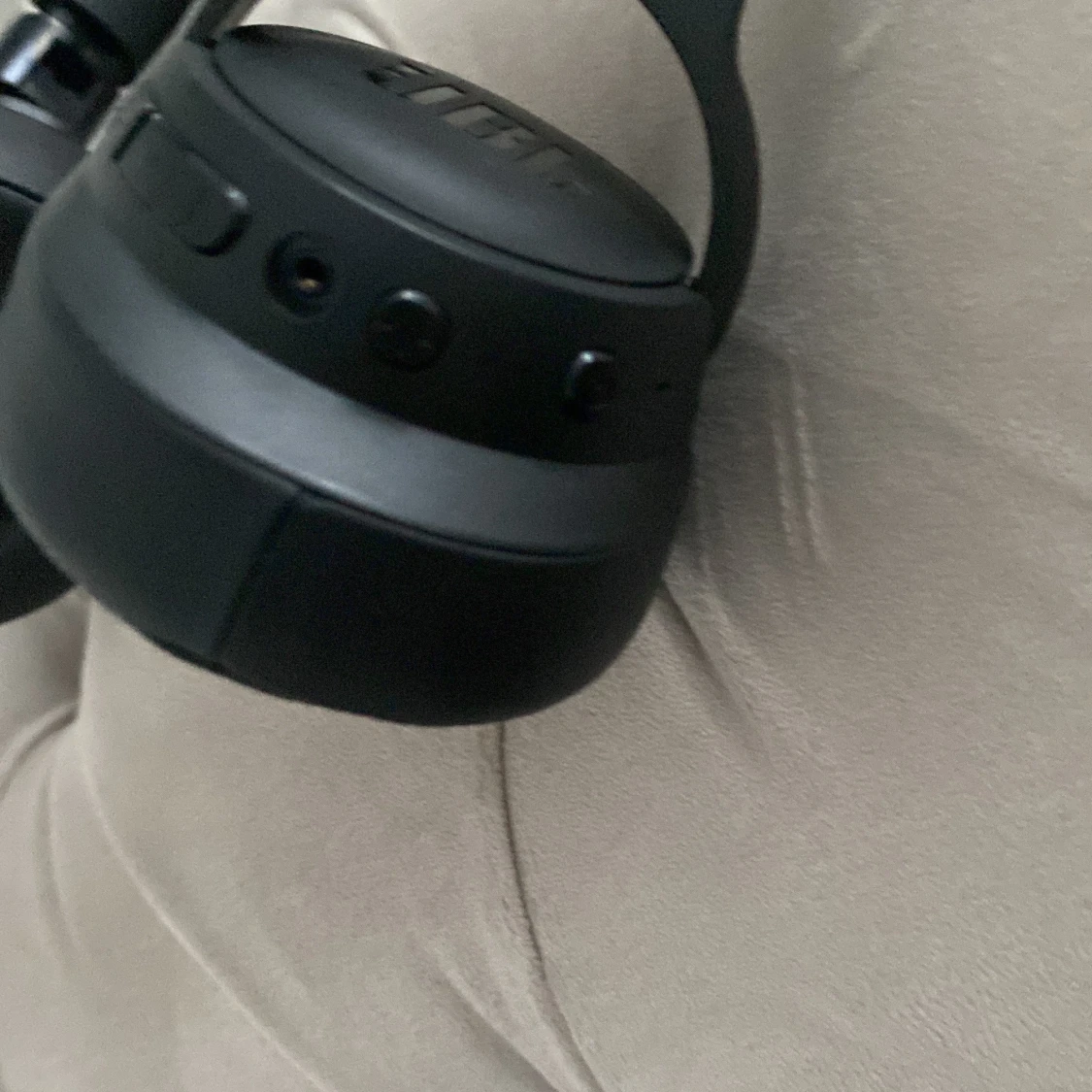 Jbl tune760 hörlurar  - 92