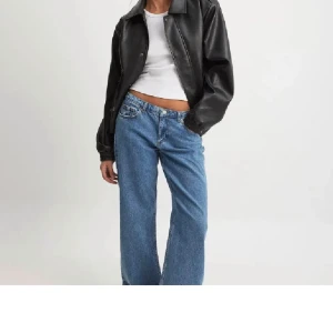 Blå jeans ifrån nakd  - Säljer dessa jeans i storlek 38 ifrån nakd som inte passar längre. 