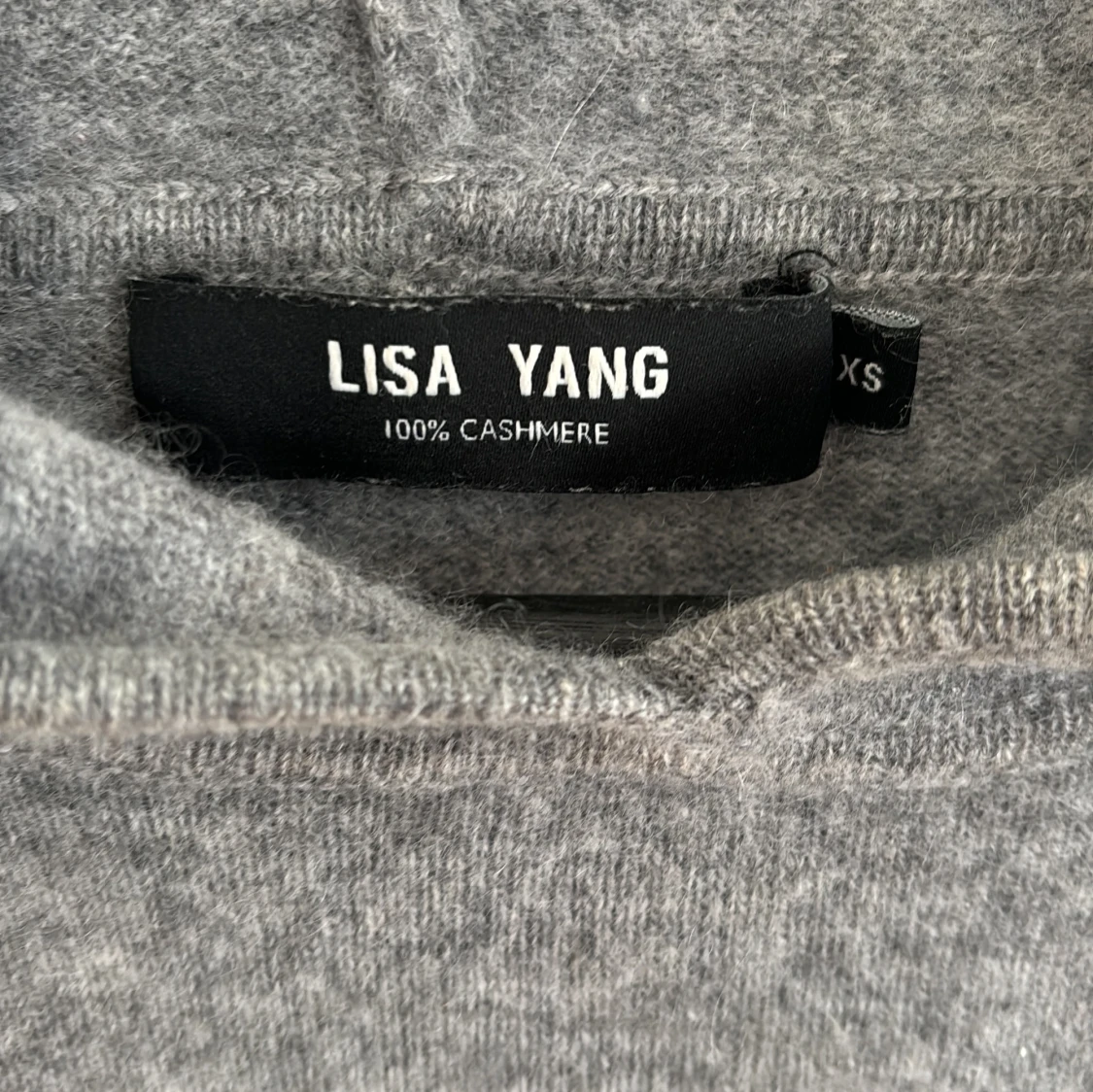 Lisa yang hoodie - 90