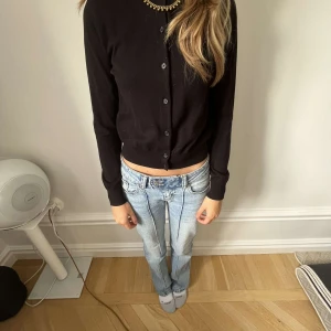 Svart kofta - Jätte snygg kofta från zara använt 4-5 gånger väldigt bra skick❤️