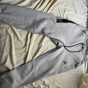 Nike tech byxor  - Helt ny och gillade inte stilen så sålde den 🤙