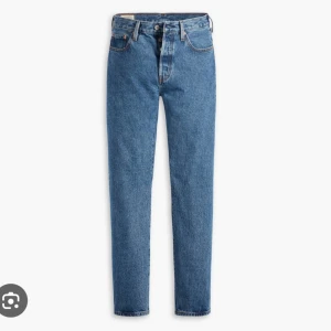 Levi’s jeans  - Säljer nu mina favorit jeans som tyvärr blivit försmå. Det är ett par Levis 501 i en perfekt blå färg och de är som nya. Skulle säga att de är midwaist och raka i benen. Hör gärna av er vid frågor ☺️
