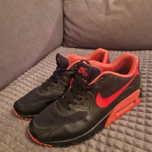 Nike air stl 41 - Bra skick, små slitage framme och behöver nya innesolan. 26cm innermåtet. Ser ut exakt som på bilder.