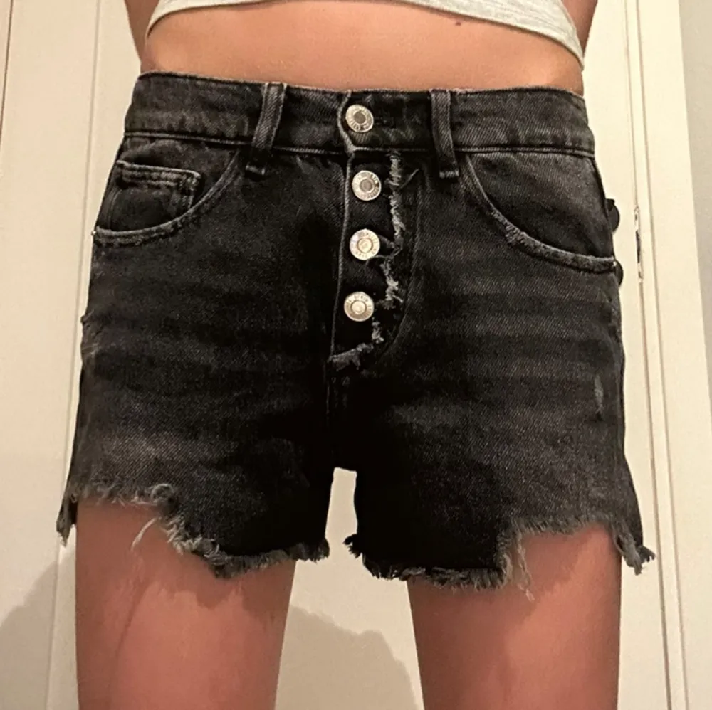 Jeans shorts från Zara. Shorts.