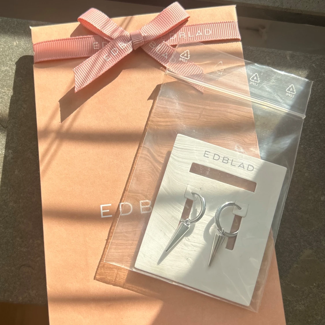 Edblads örhängen<3 i silver - 90