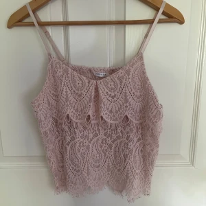 Gullig ljusrosa topp - Gullig ljusrosa topp i storlek L. Köpt second hand💕