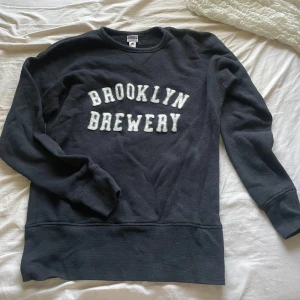 Tröja  - Säljer denna tröjan i storlek S. Bra skick!