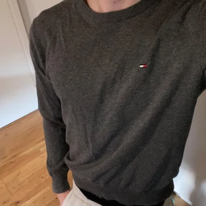 Tommy hilfiger tröja  - 10/10 skick och knappast använd. Är öppen för byten oxå. 