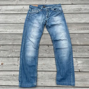 Dondup jeans  - As feta dondup jeans i topp skick, nypris runt 3000kr, mitt pris 999, men kan absolut diskuteras vid en snabb affär! 