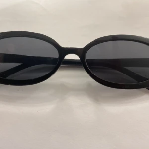 Solglasögon  - Solglasögon köpta ifrån shein. 