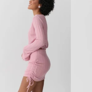 Rosa kjol - Jättefin rosa kjol, helt oanvänd🩷