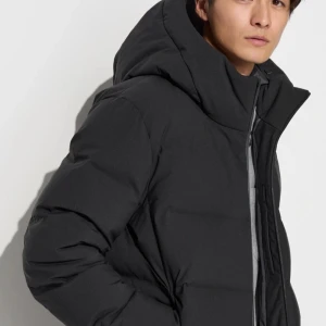 Vinterjacka  - En jätteskön vinterjacka i 9/10 skick. Nypris 1799kr. Är villig att gå ner i pris.