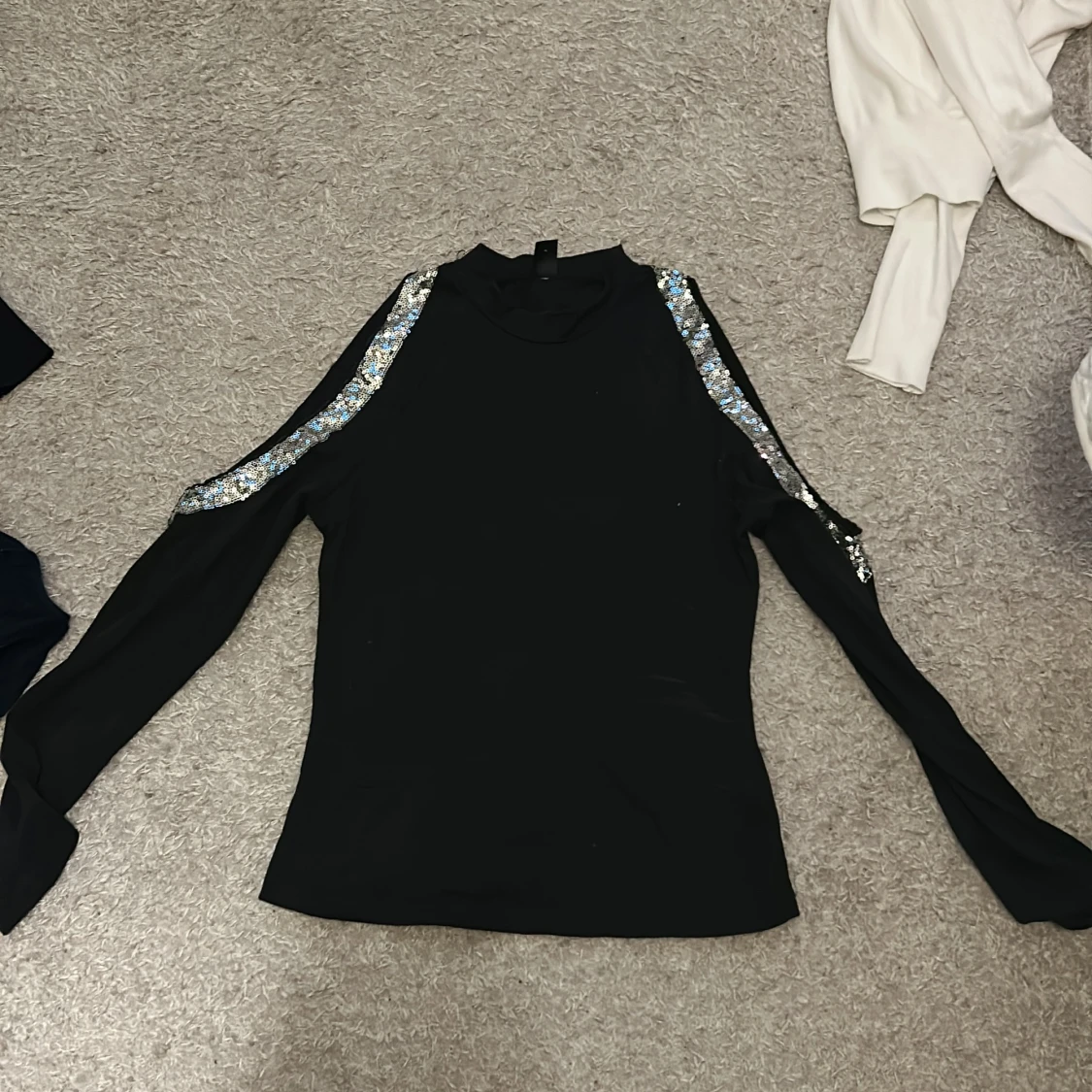 Svart glitter tröja
