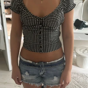 rutig topp - sjukt snygg topp från stradivarius, LÅNADE BILDER! Vet tyvärr inte vad nypris är