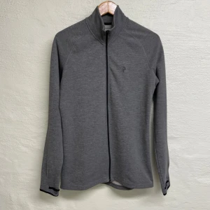 Peak performance  - Peak performance tröja i storlek S.